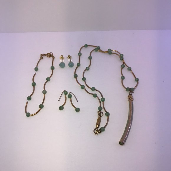 16 1/2" Jade and Beaded Necklace Set - Picture 5 of 13